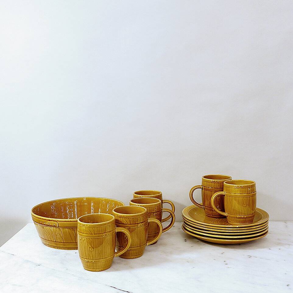 Sauerkraut tableware GIEN France - 6 mugs - 6 plates - 1 large dish (13 pieces)