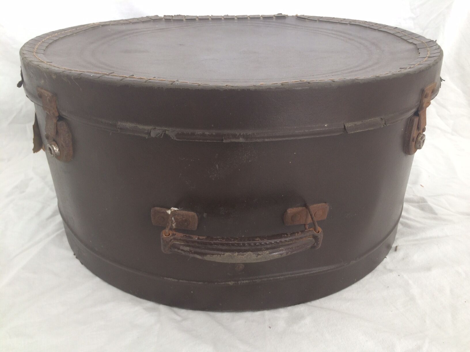 Suitcase time hat box