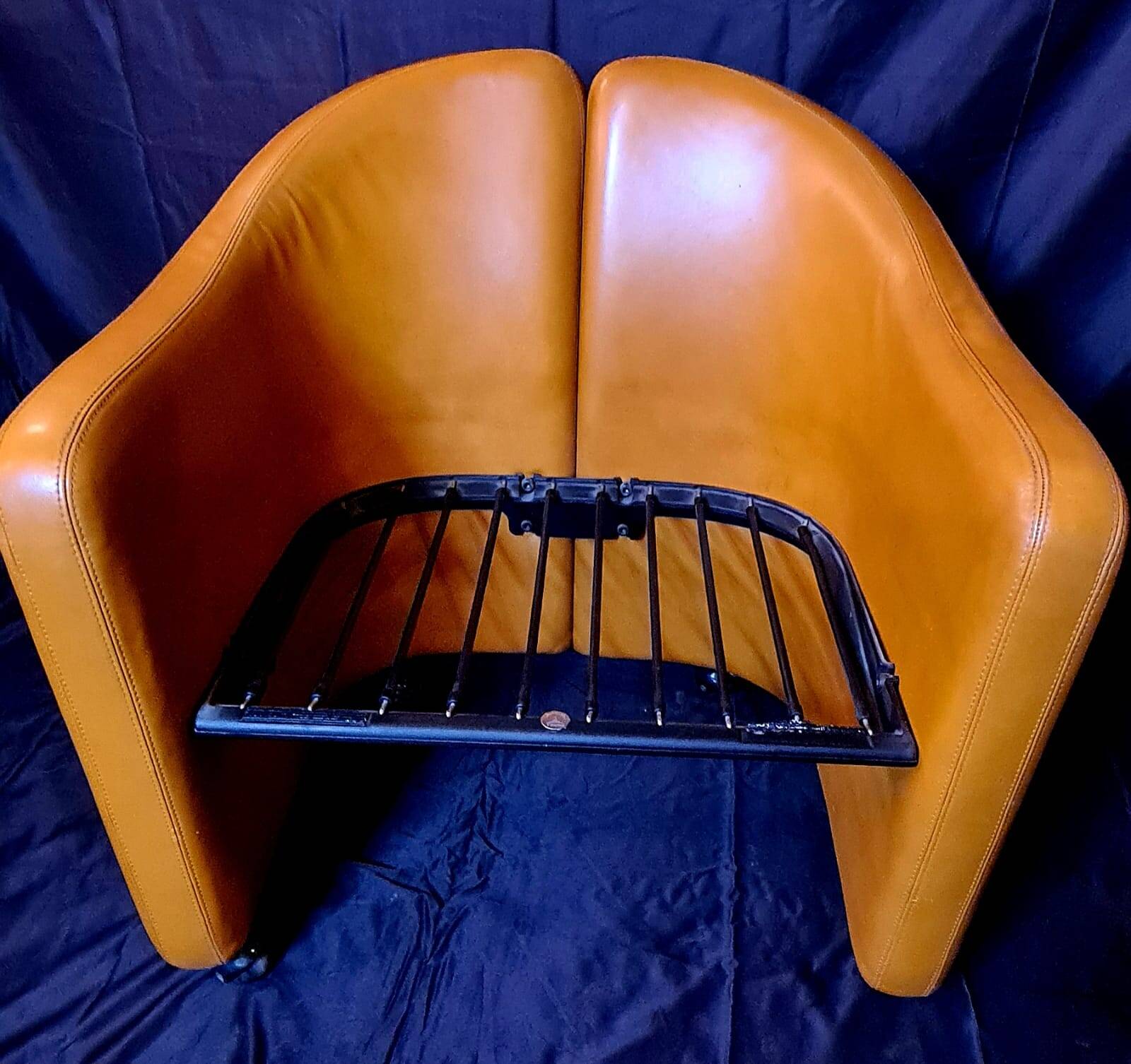 Pair of PS142 Eugenio GERLI armchairs