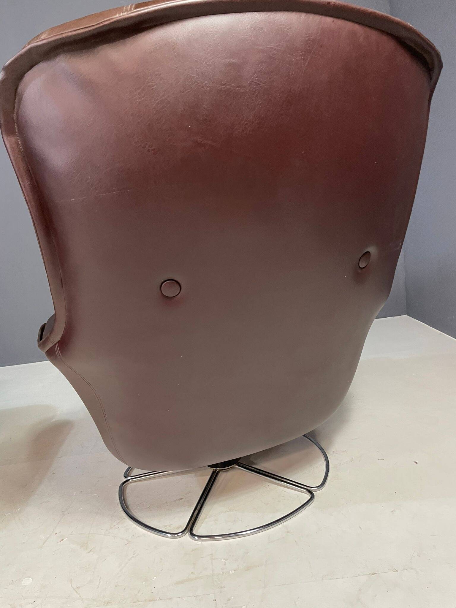 Pair of leather swivel armchairs by PEEM, Finland, 1970s