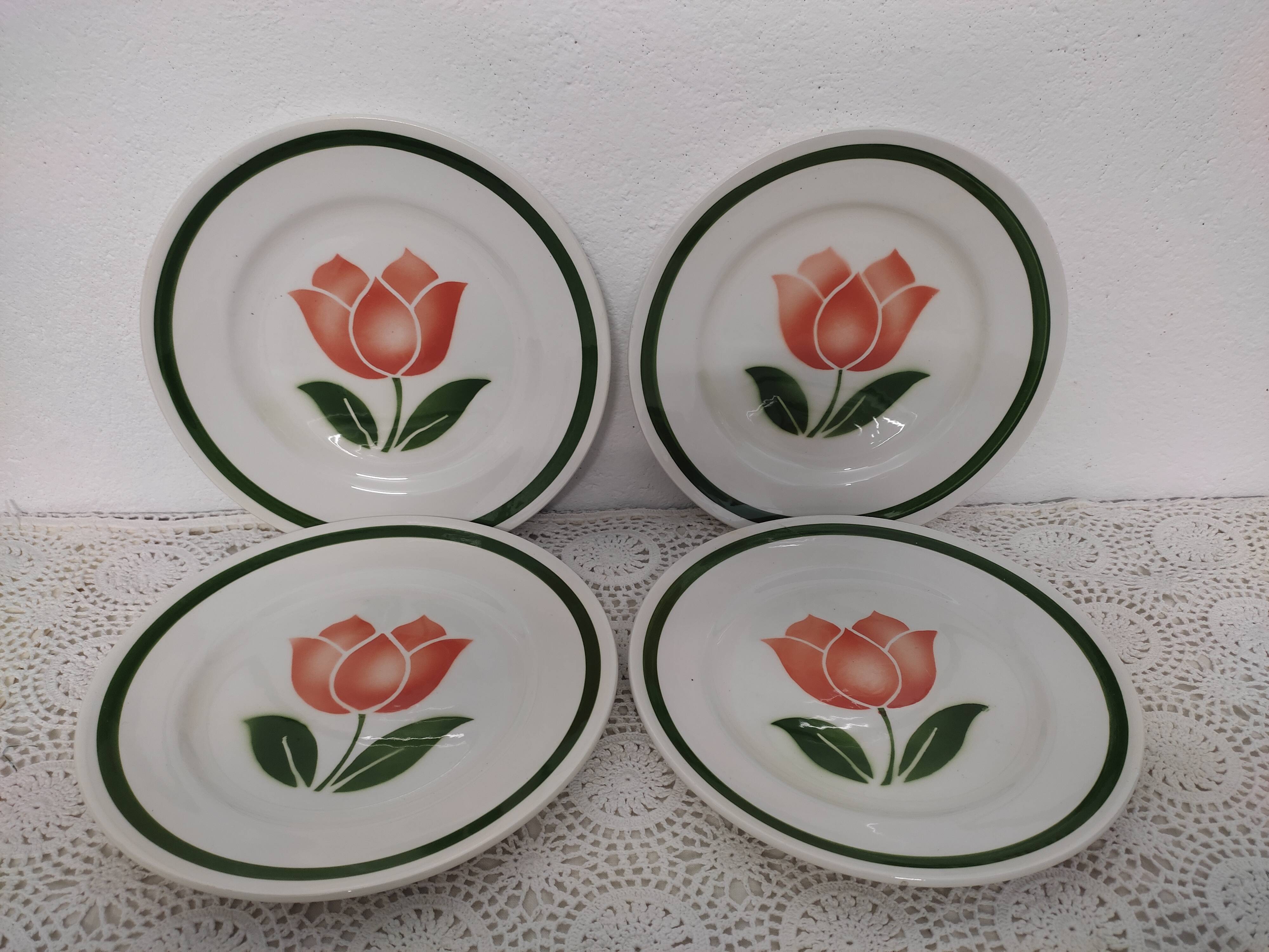 Plate dessert mill of wolves