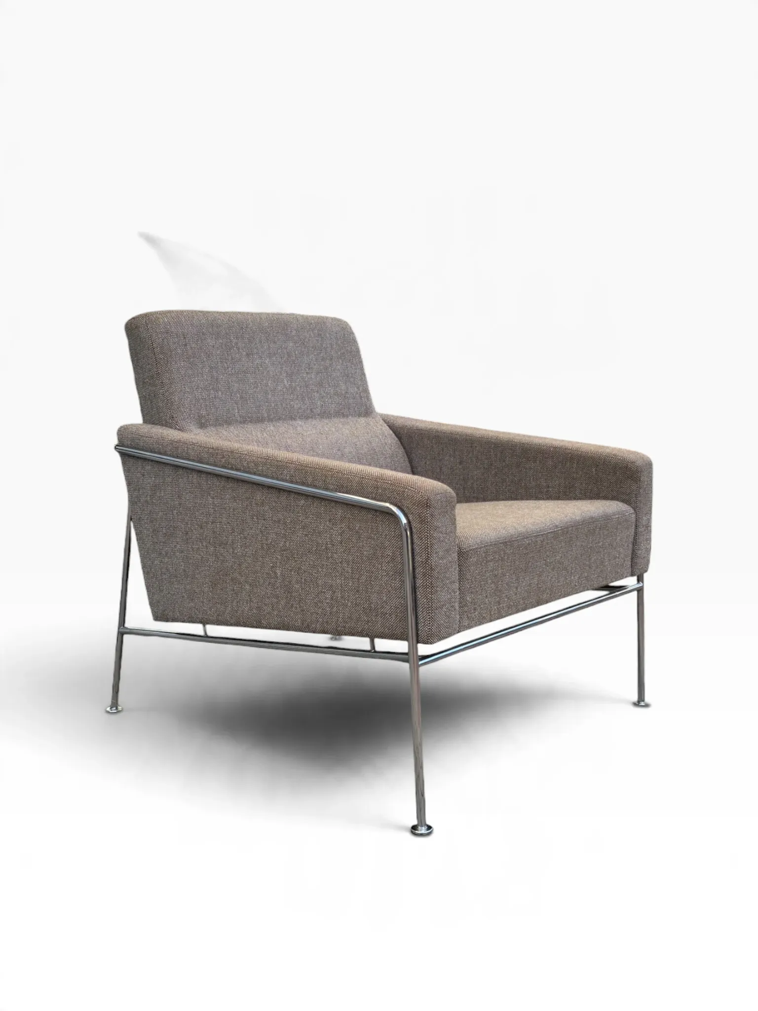 Lounge chair Mod. 3300 by Arne Jacobsen for Fritz Hansen