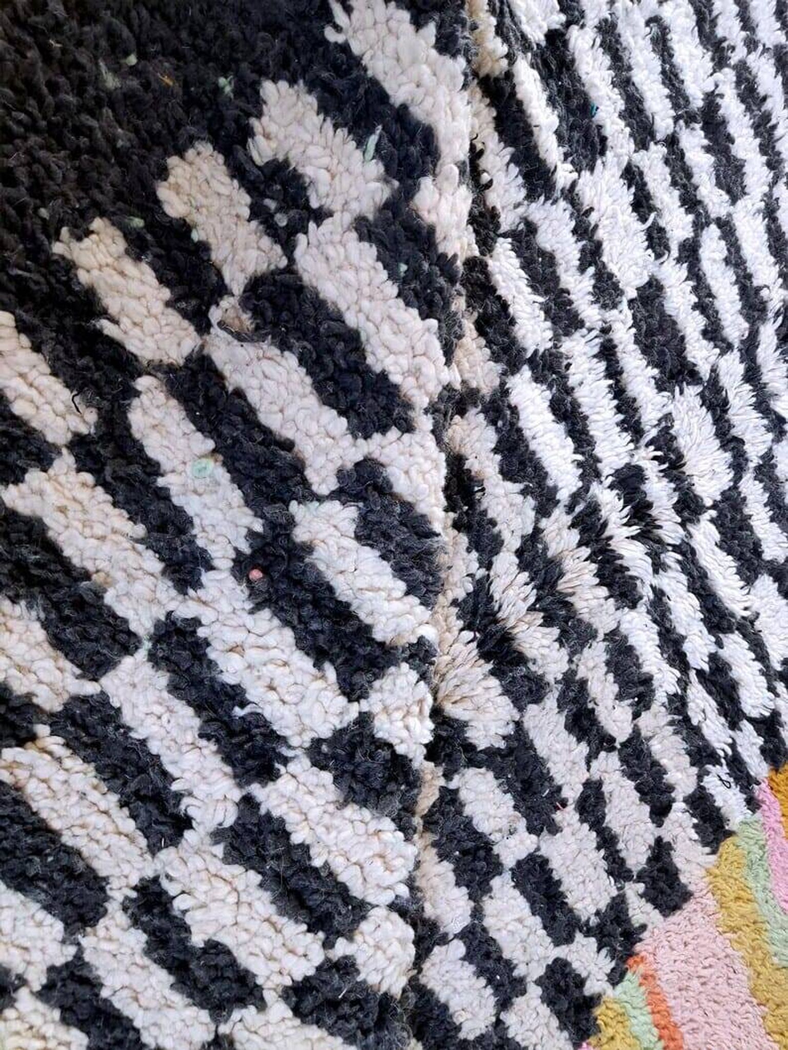 Handmade Moroccan rug, size 150 x 250 cm