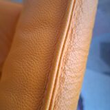 Pair of Italian leather armchairs by Arflex t.line