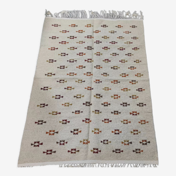 White and brown hand-woven rugs 125x180cm