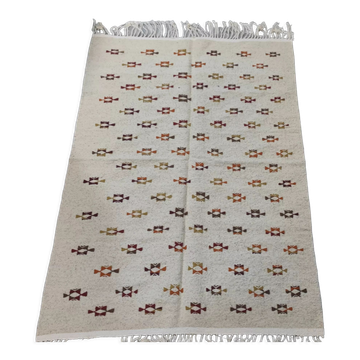 White and brown hand-woven rugs 125x180cm