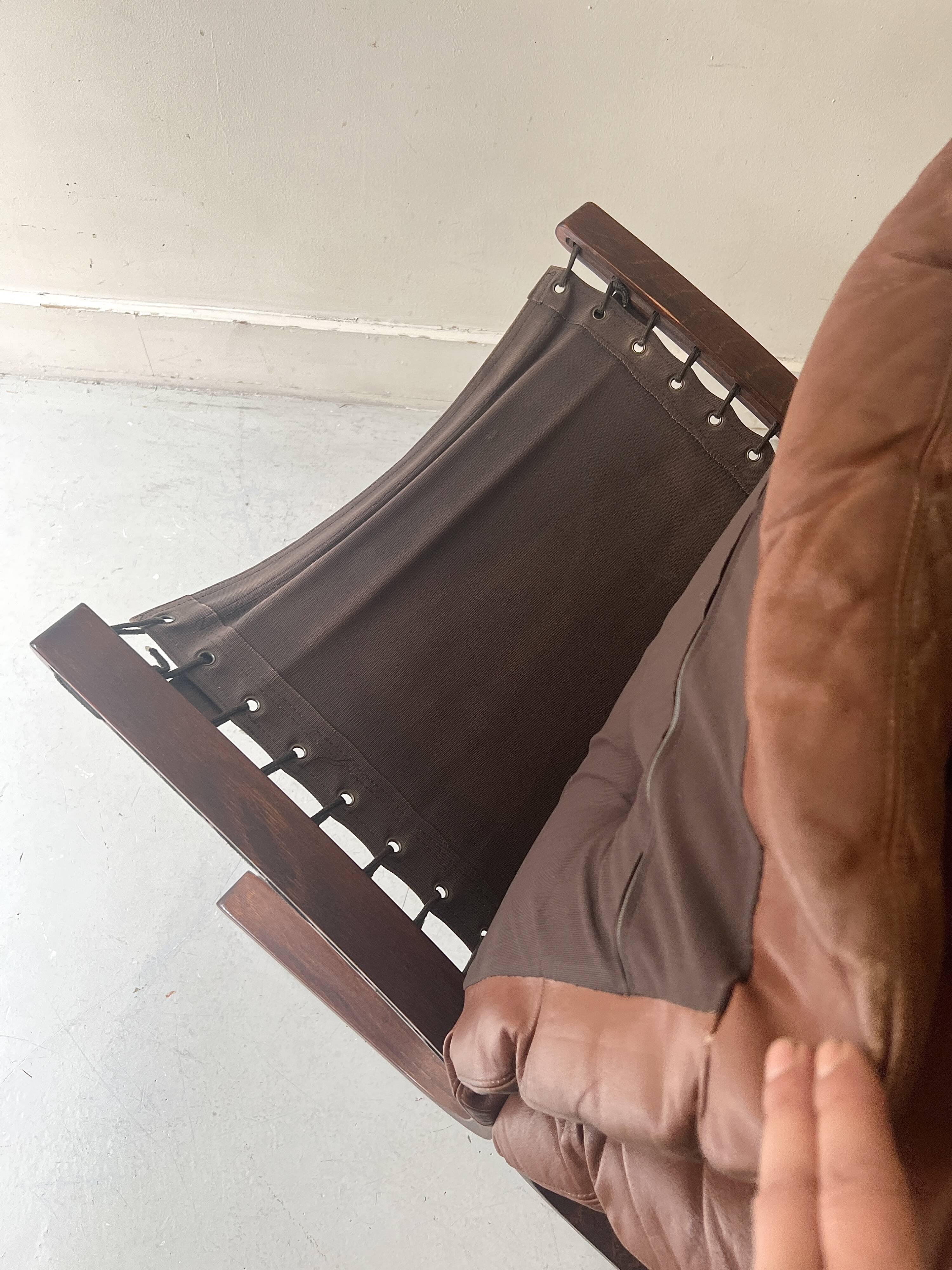 Fauteuil scandinave en cuir cognac "Siesta" par Ingmar Relling pour Westnofa 1960