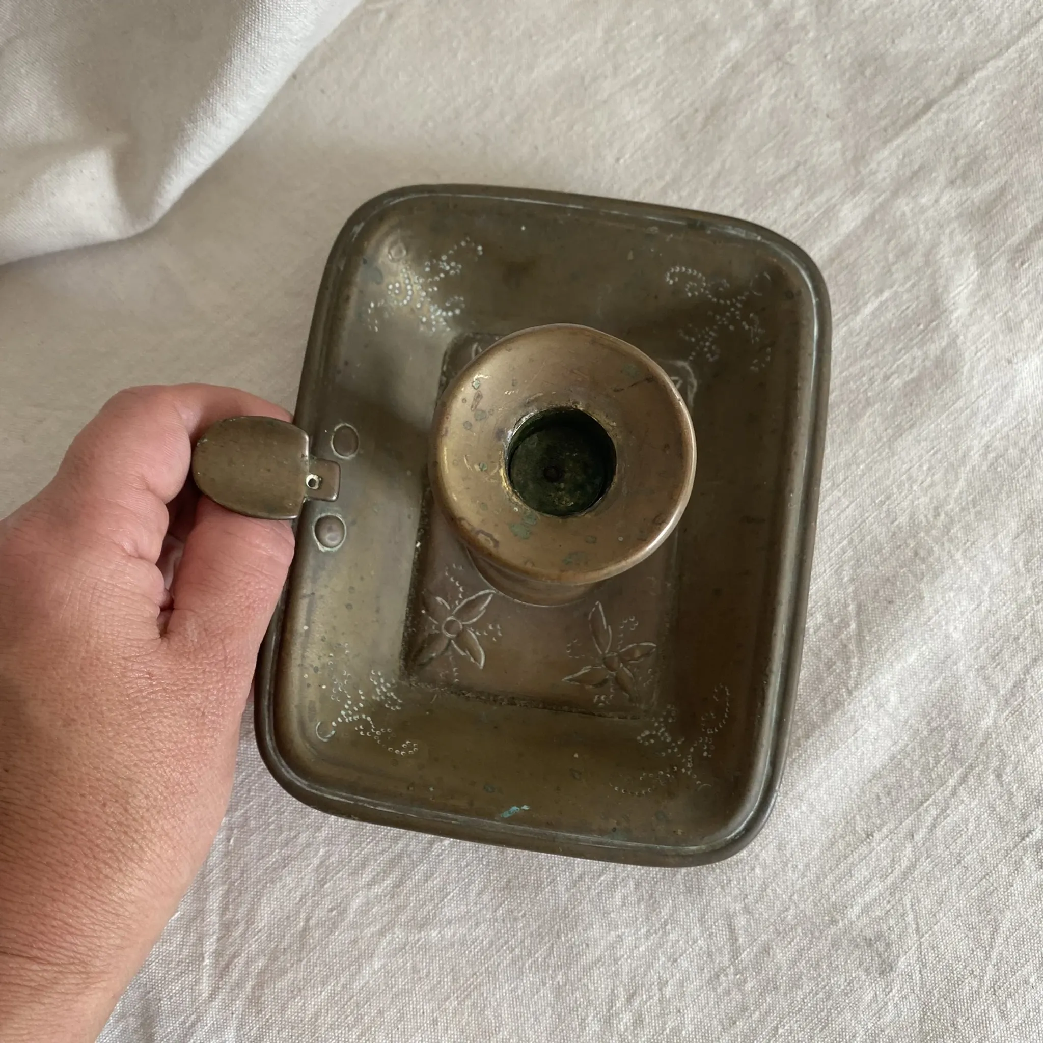 Old bedroom candlestick, "cellar rat" candlestick from the 19th century.