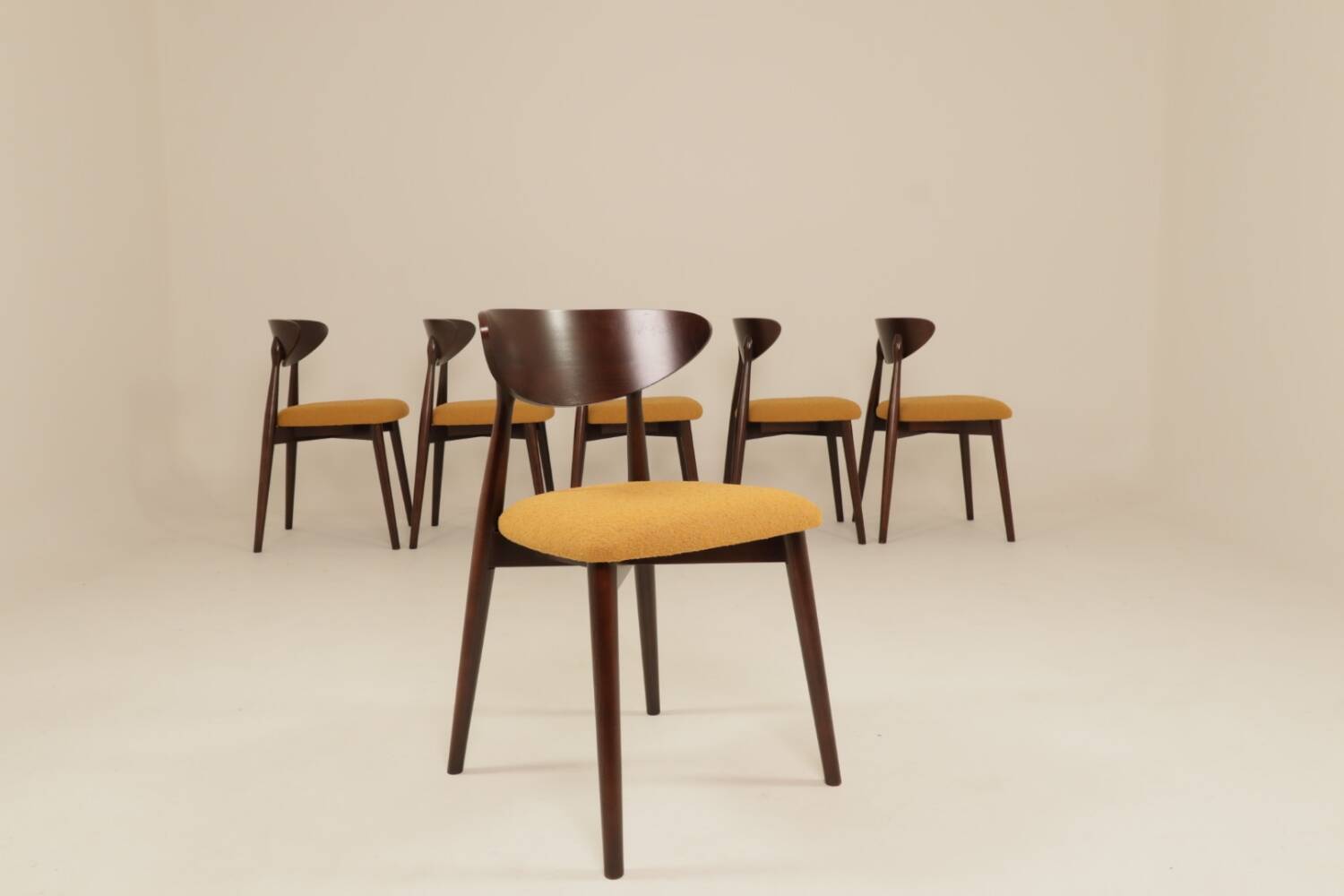 Scandinavian dining chairs set of 6 moutarde bouclé 