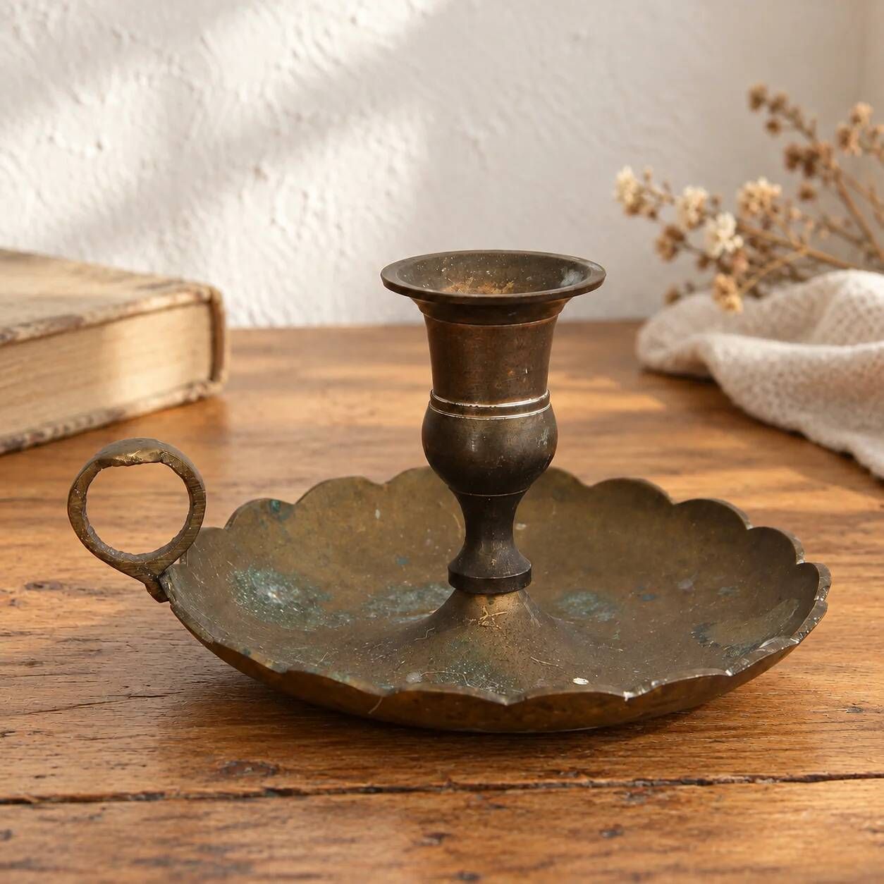 Antique hand candlestick in patinated brass – Vintage cellar rat