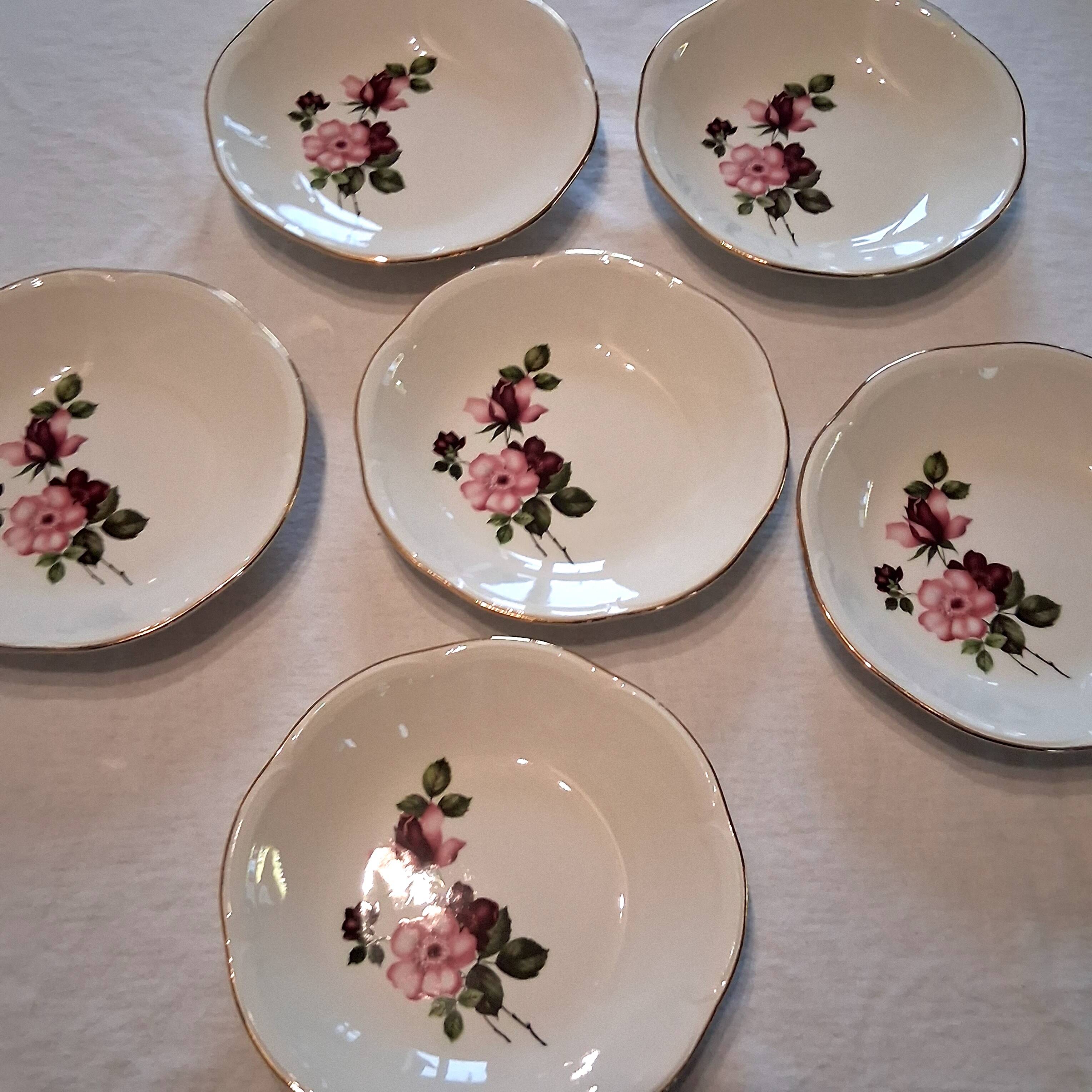6 deep plates from Gien model "Chinon" in very good condition.