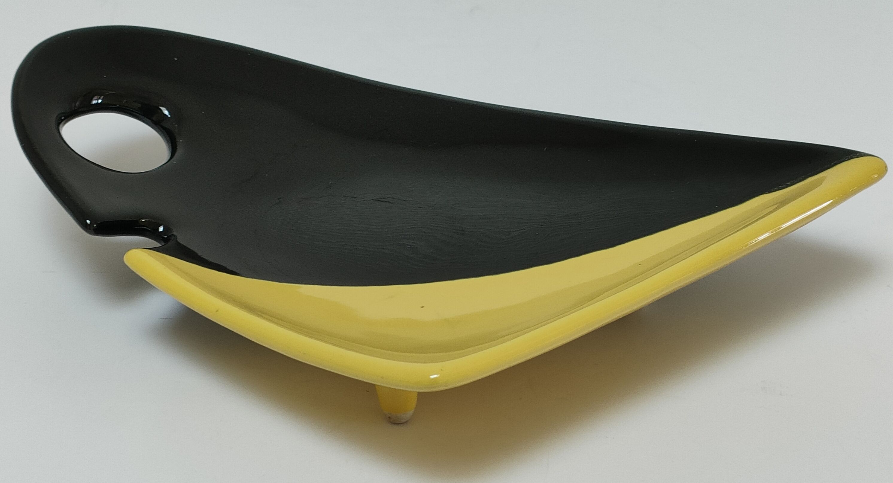 Empty pocket anthropomorphic ceramic black and yellow design 50s