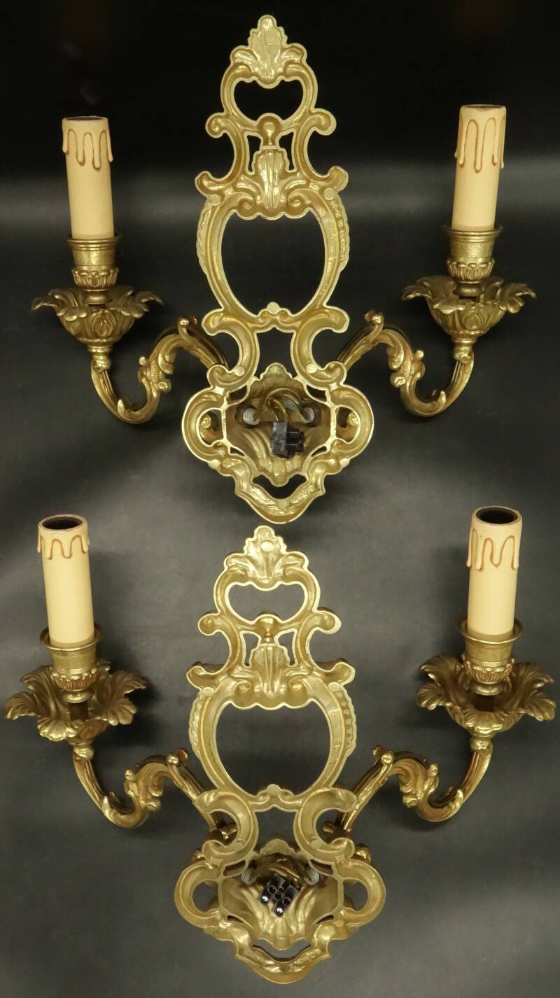Pair of large Baroque / Rococo / Louis XV style wall lights - gilded bronze