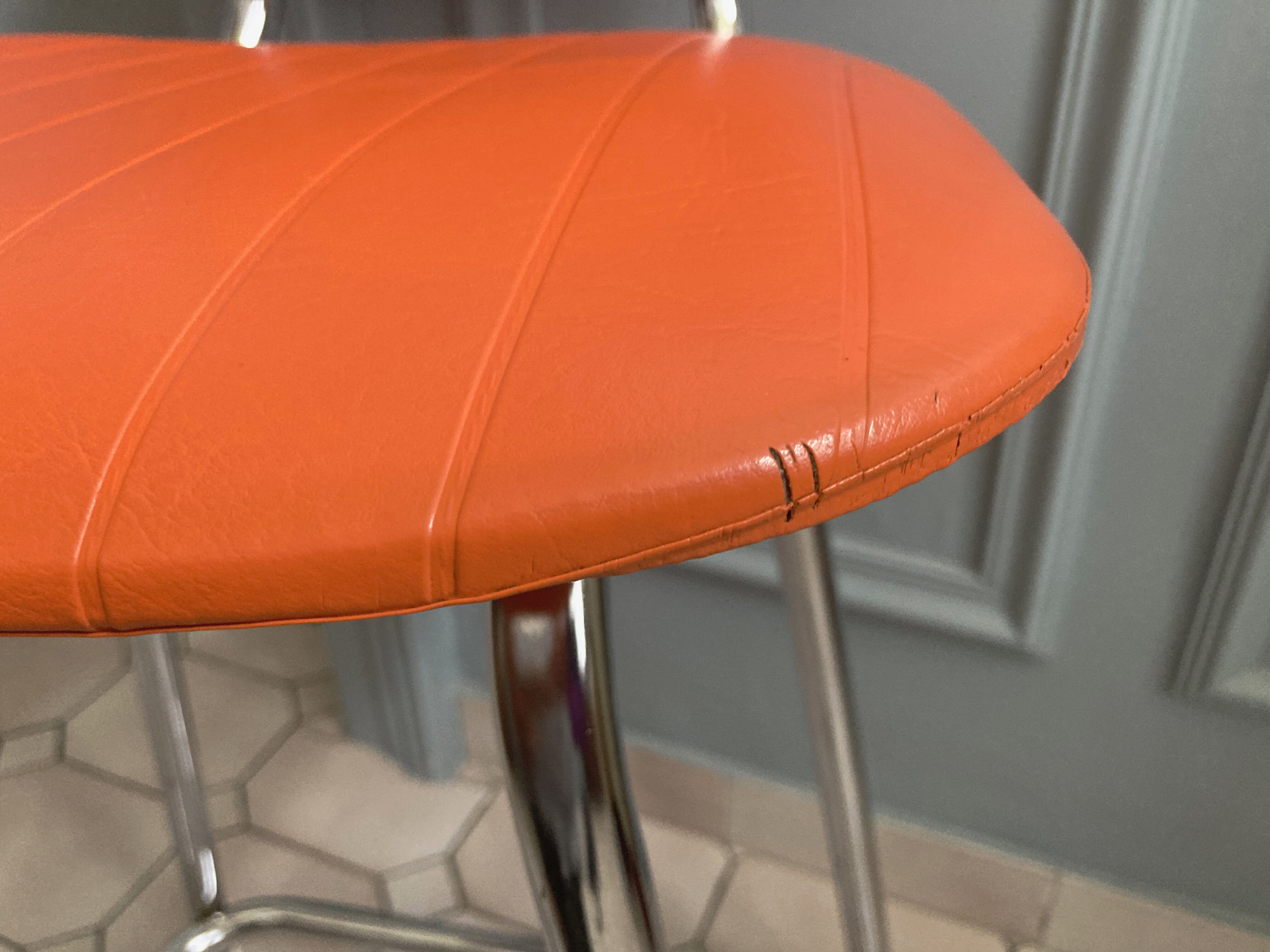 Duo of chair and stool 1970 orange and chromes