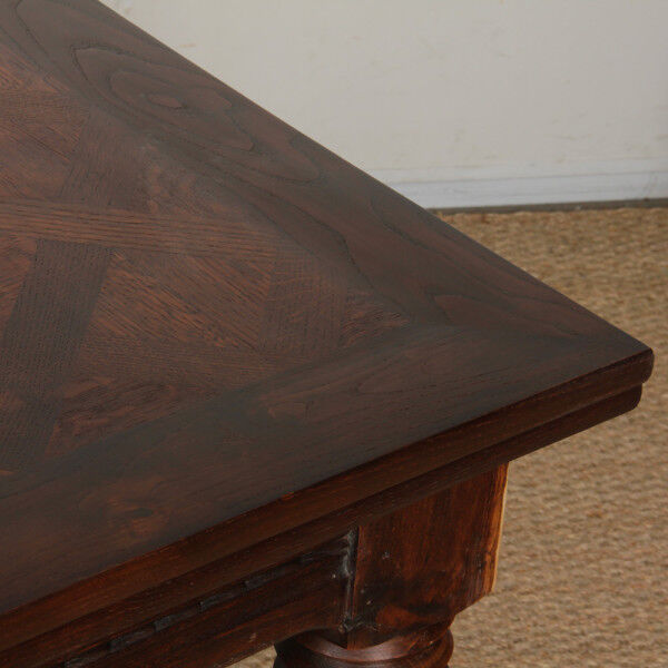 Extendable dining table, French craftsmanship from the 1940s.