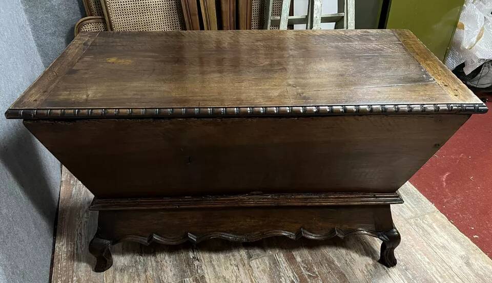 Louis XV style Piedmontese kneading trough in solid walnut circa 1850