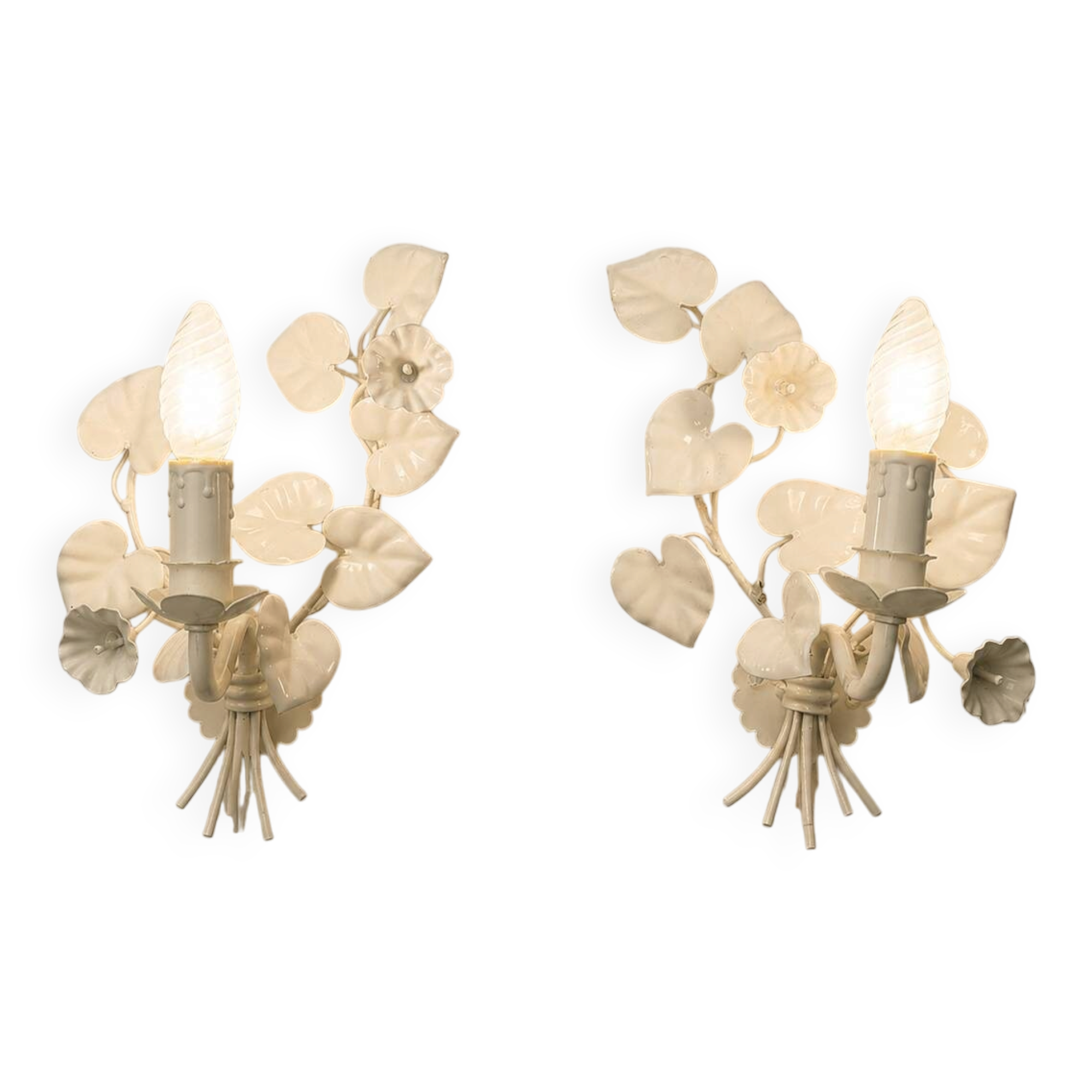 Pair of vintage floral wall sconces in white metal – Florentine style