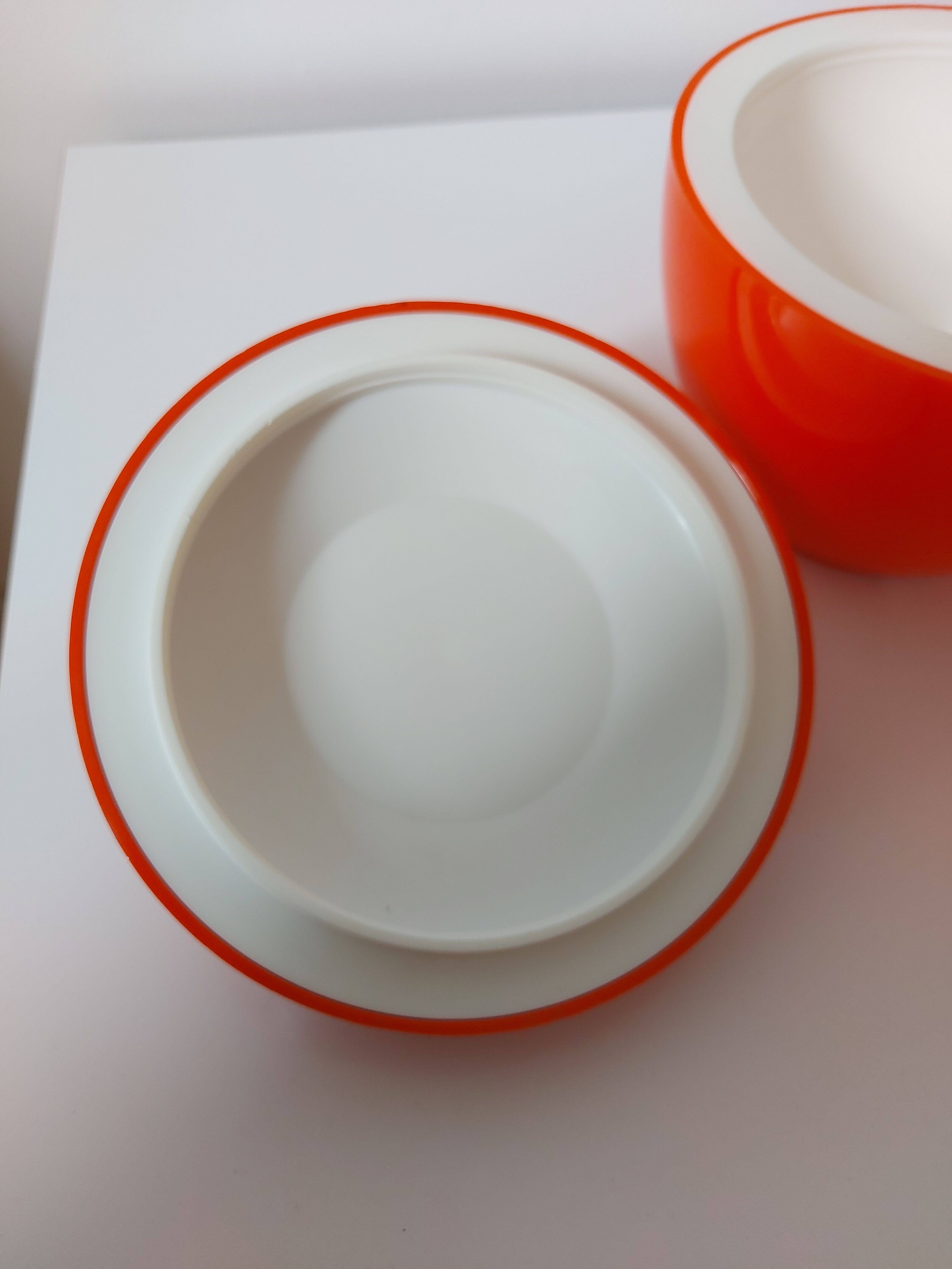 Apple ice bucket orange codec