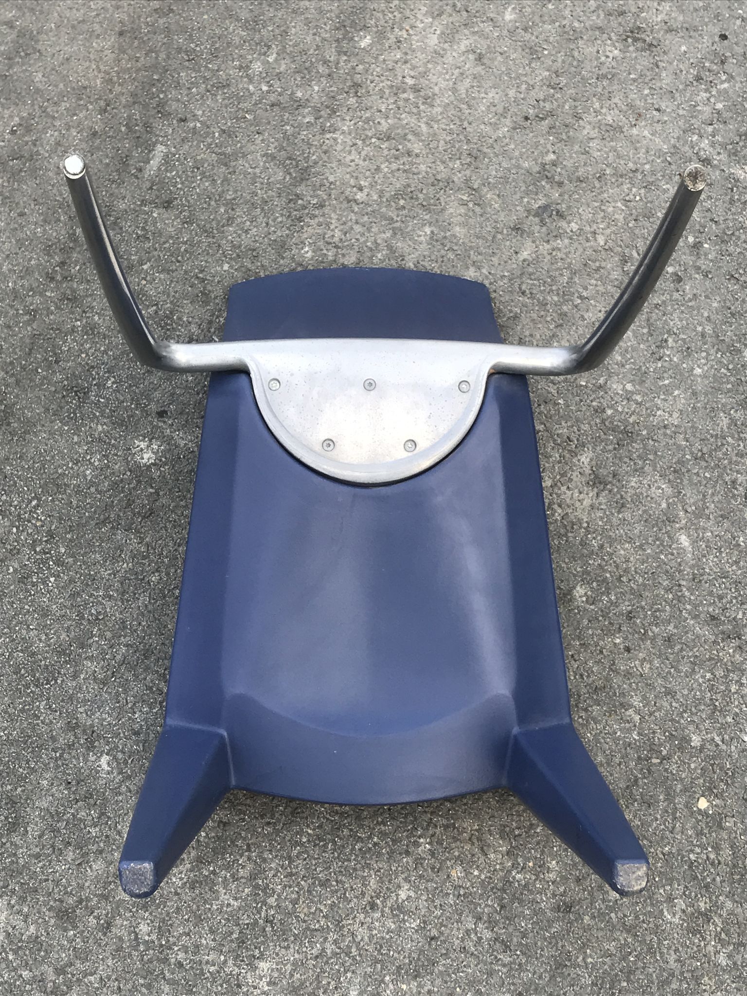Chaise louis XX de Philippe starck 1990