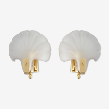 Pair of seashell wall sconces in glass and gold metal