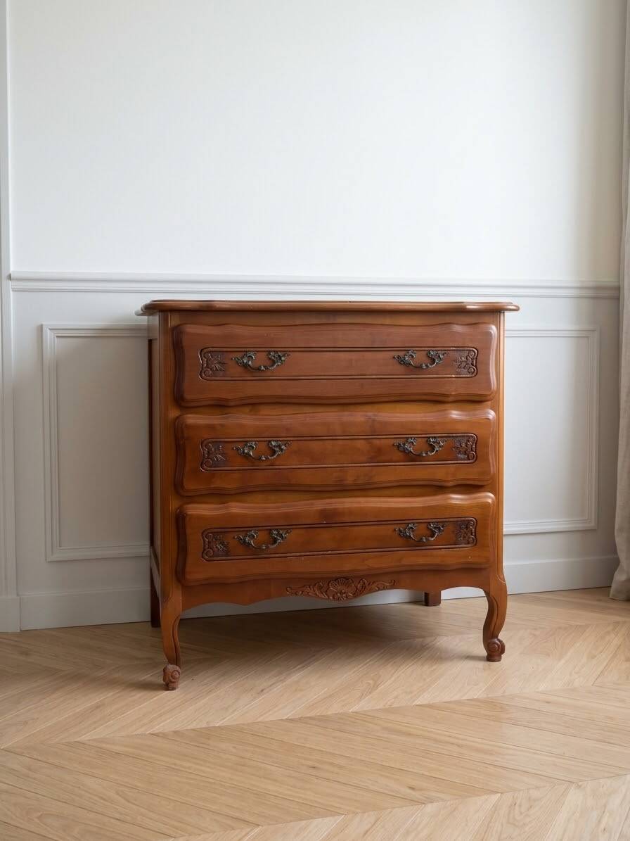 Louis XV commode in wood with 3 drawers