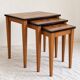 Tables gigognes Art Déco en bois figuré – ensemble de 3