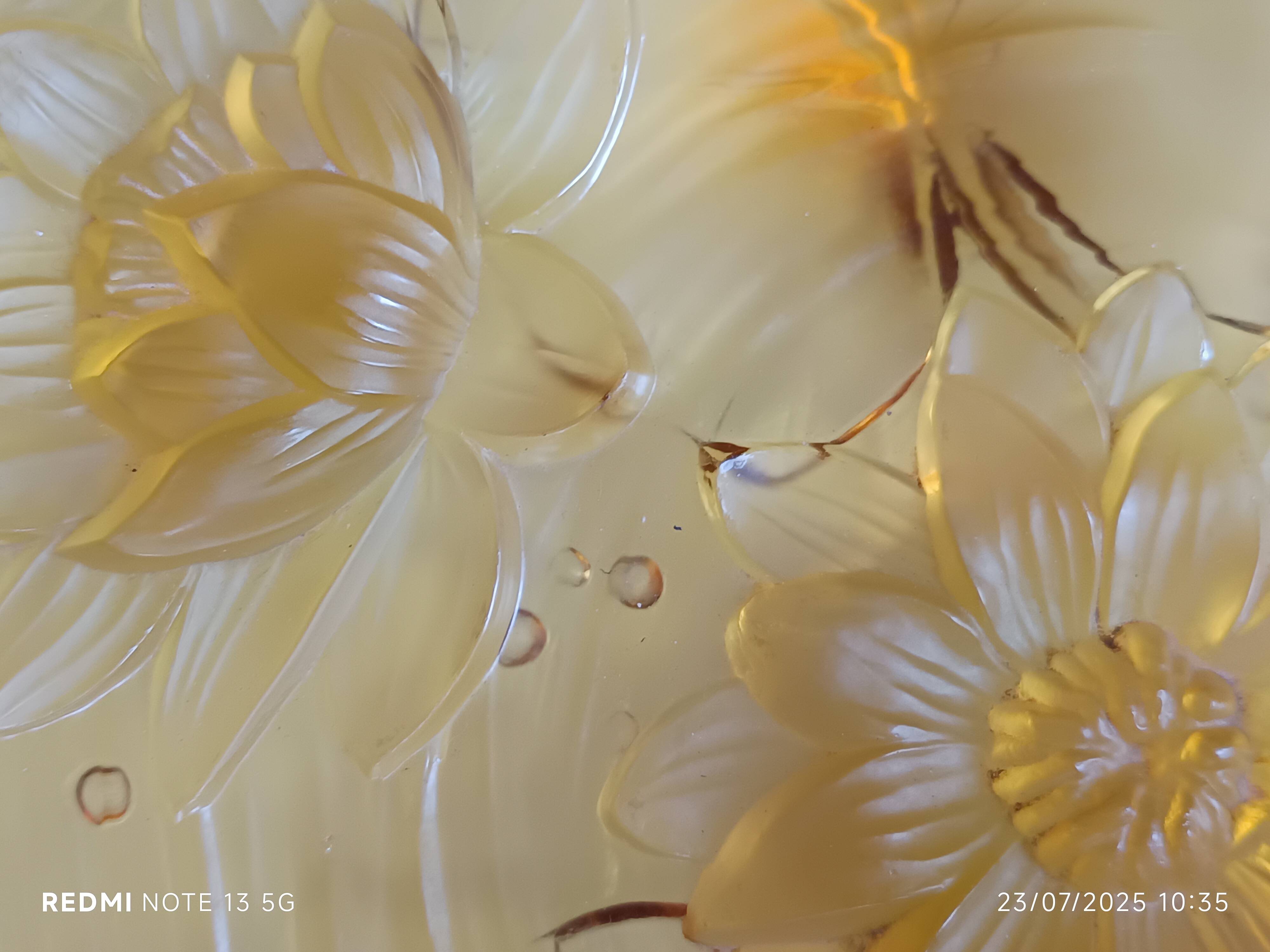 Verlys cup Water lily flowers amber molded pressed glass 60s