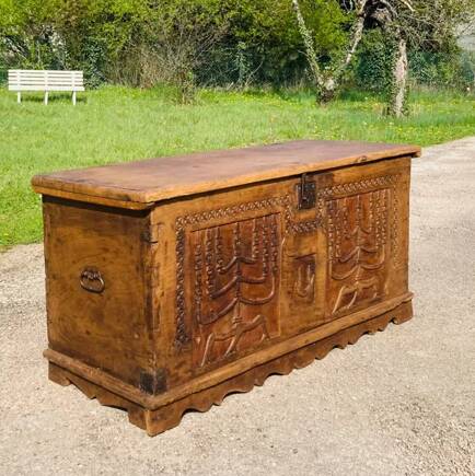 18th century chest, front view, carved with Menorahs and Hebrew symbols