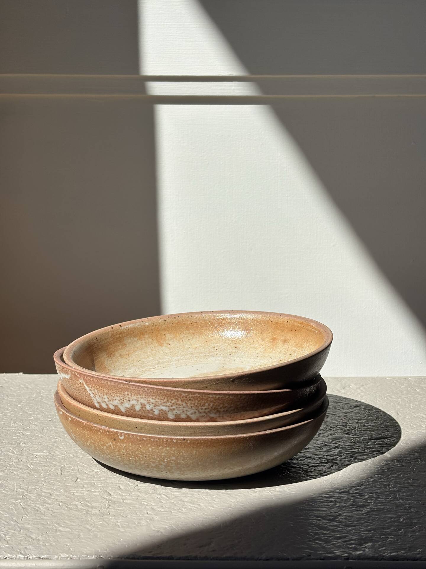 Deep plates in stoneware