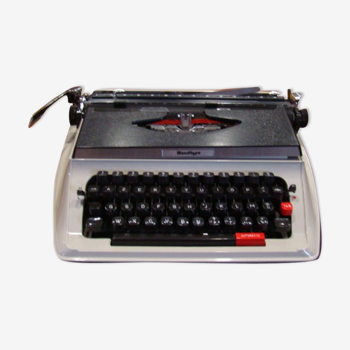 Machine à écrire blanche ancienne