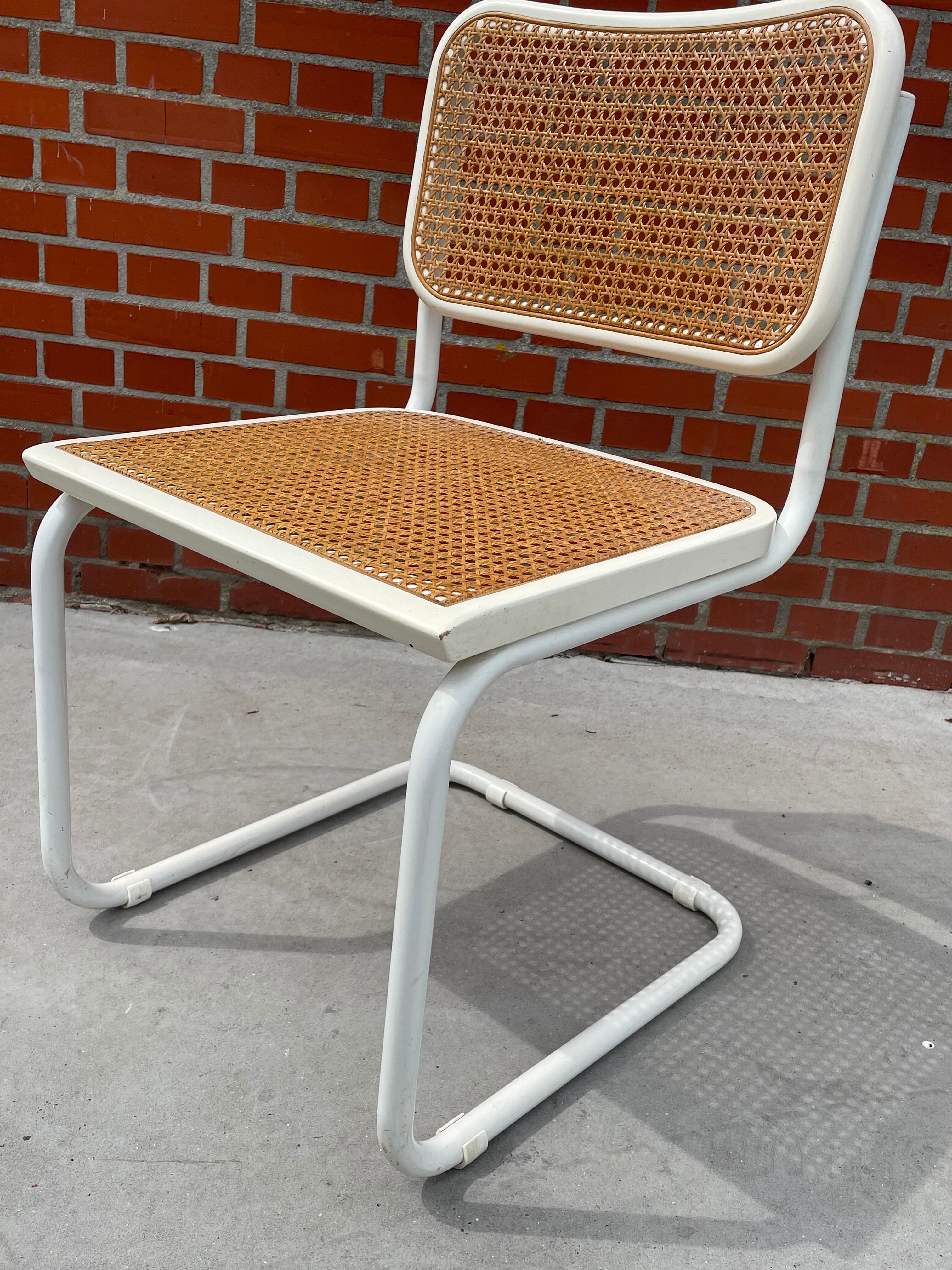 Cesca design chair b32 model in white