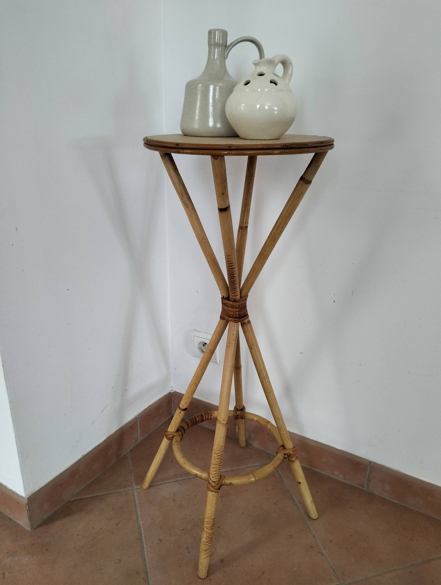 Rattan plant stand