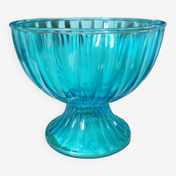 Coupe en cristal bleu