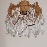 Lustre brutaliste en laiton avec pampilles en cristal