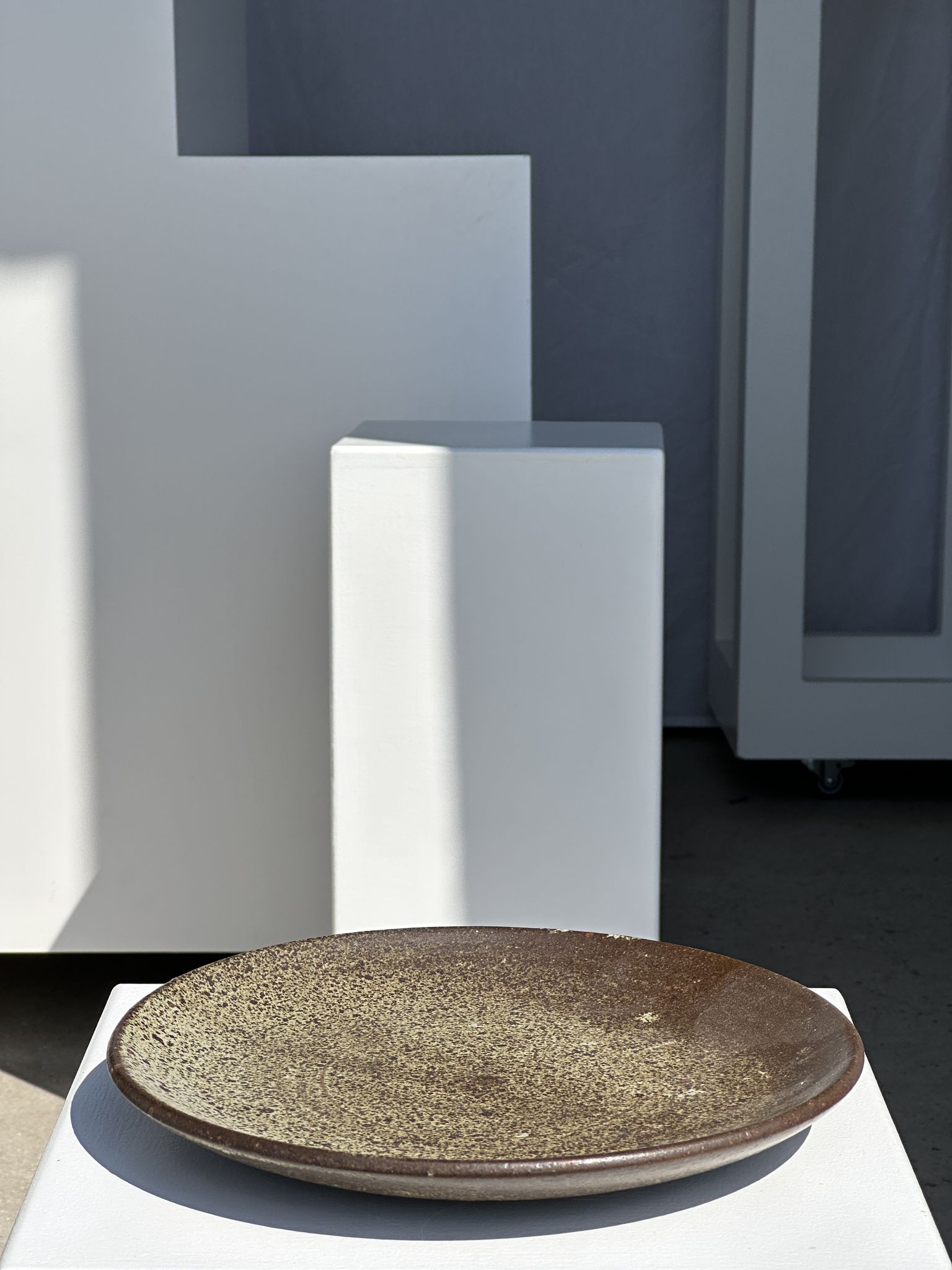 Plat en céramique vert indonésien D:26,5