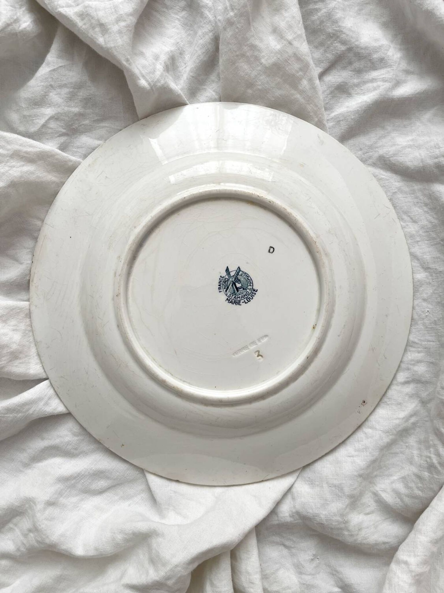 Round ironstone dish “Marie Louise” Saint Amand and Hamage