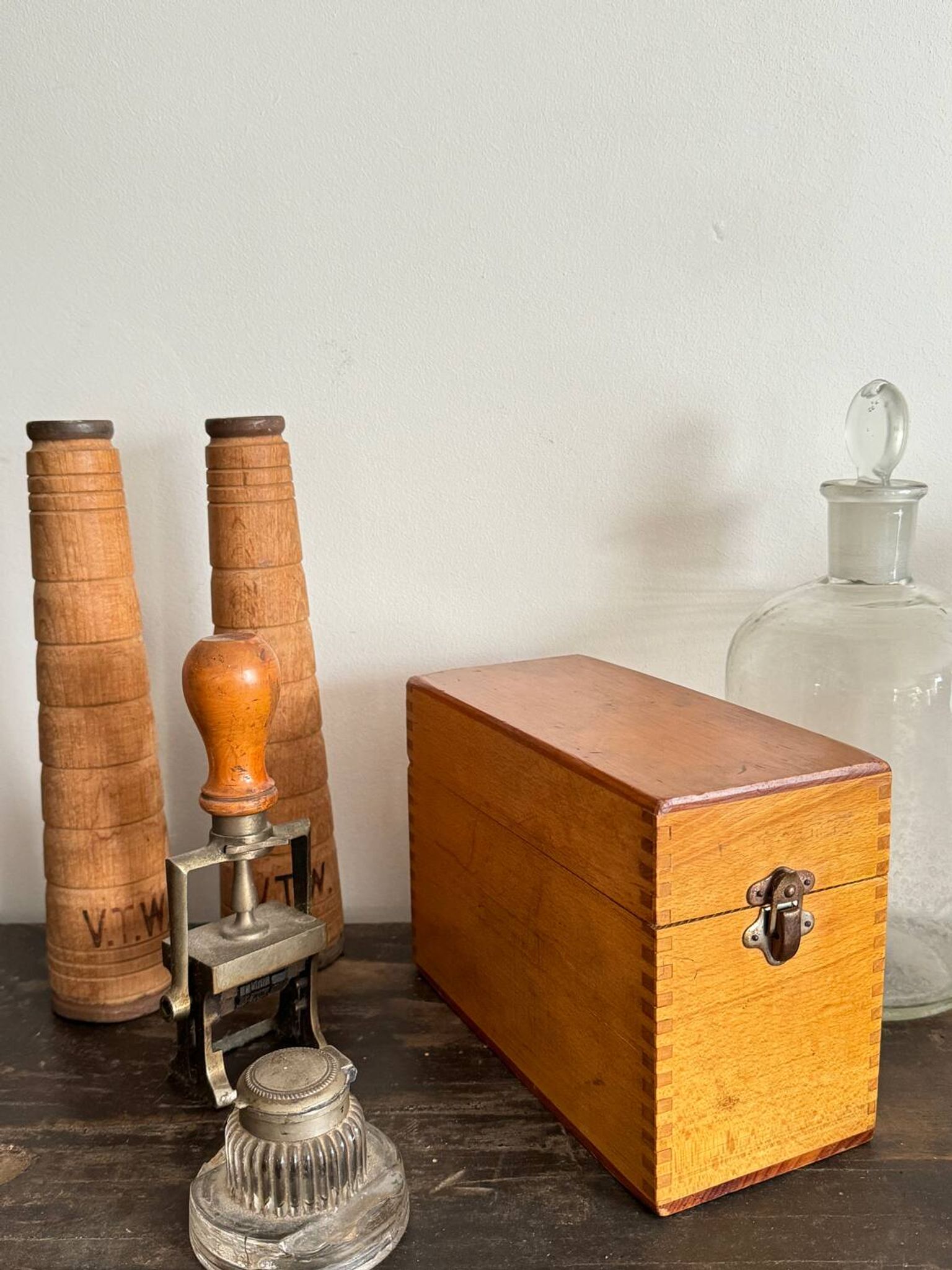 Ancienne boîte à fiches en bois
