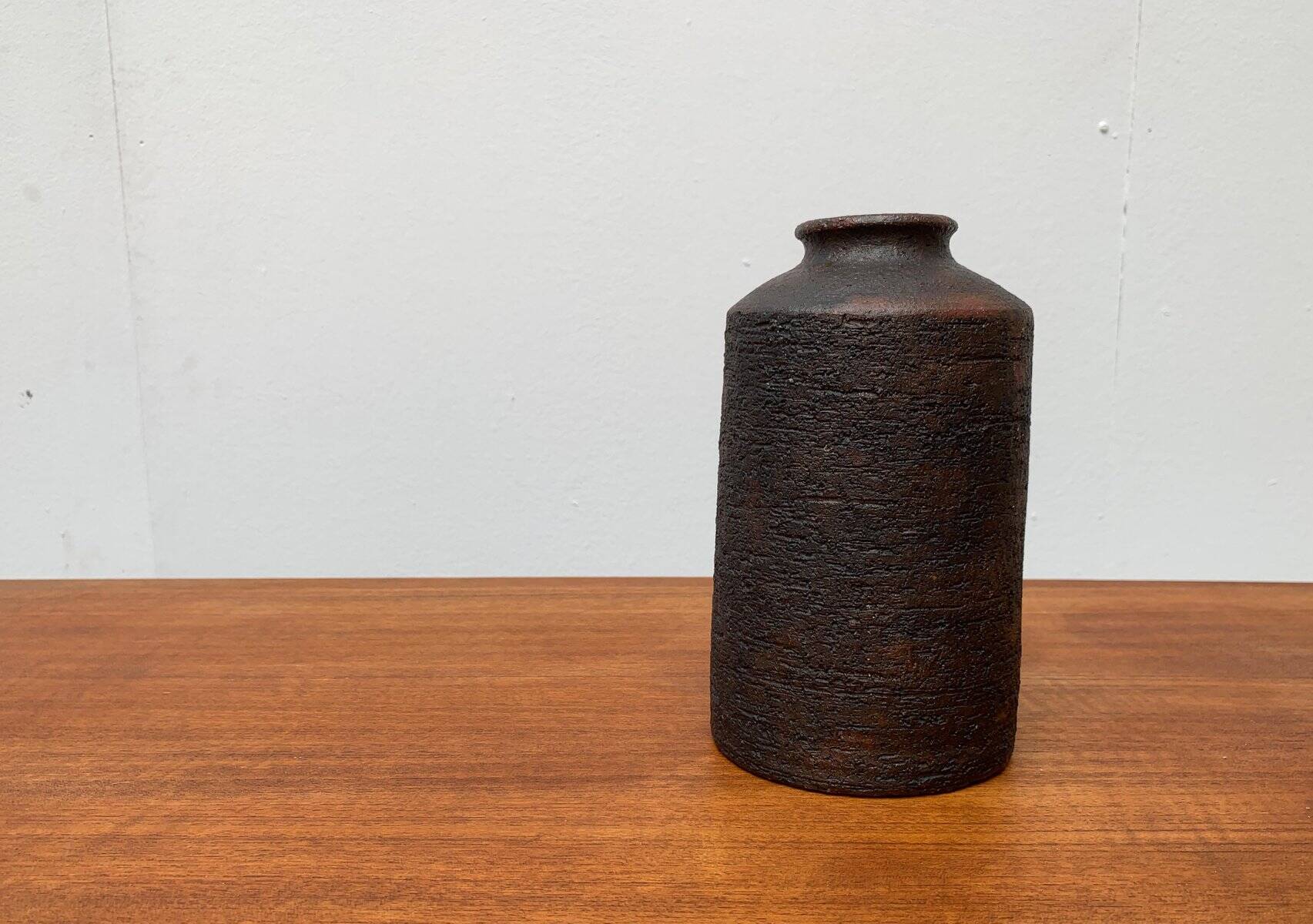 Brutalist vase from the mid-century German studio pottery by Gerhard Liebenthron, 1974.