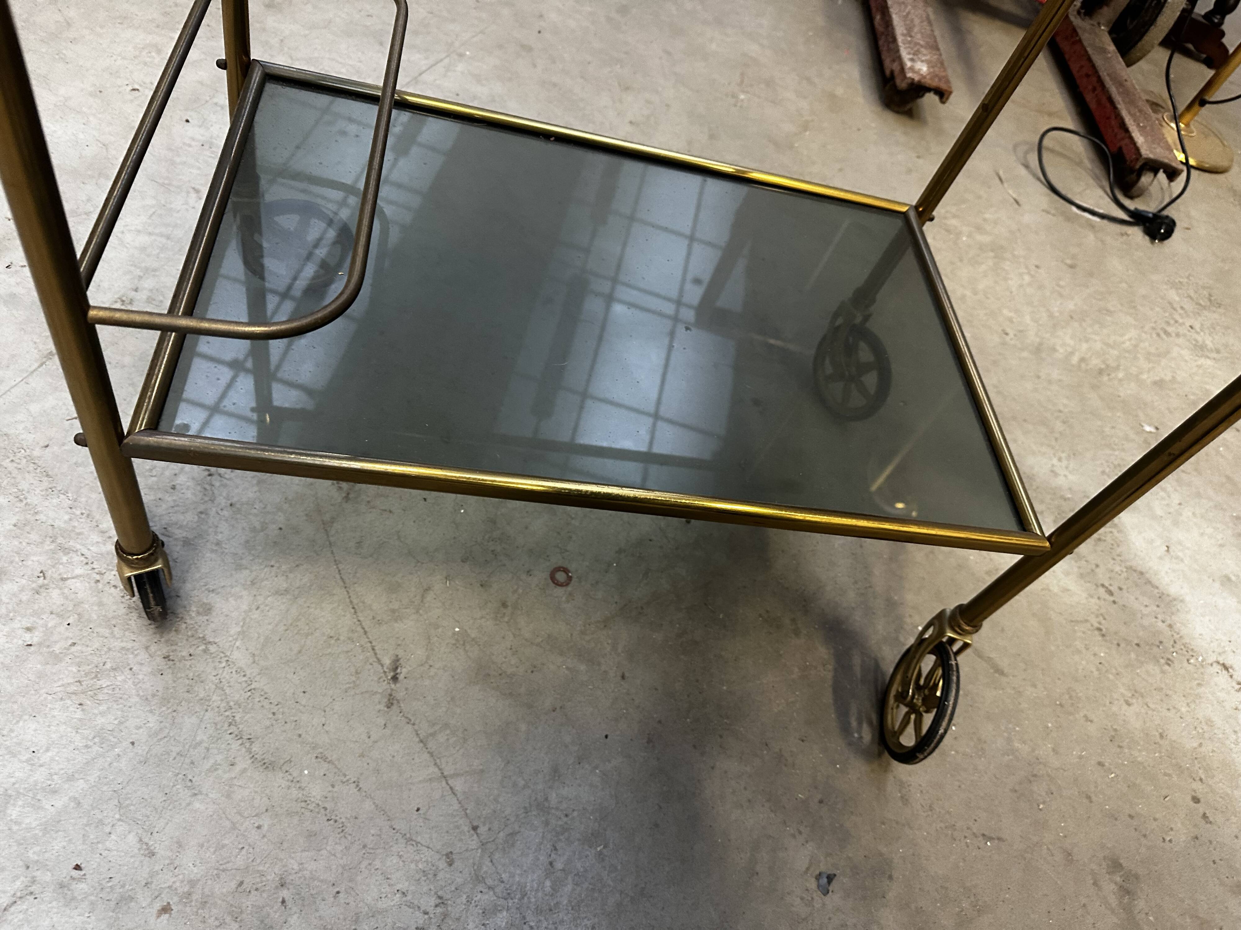 Vintage 70s serving trolley in gold metal and smoked glass