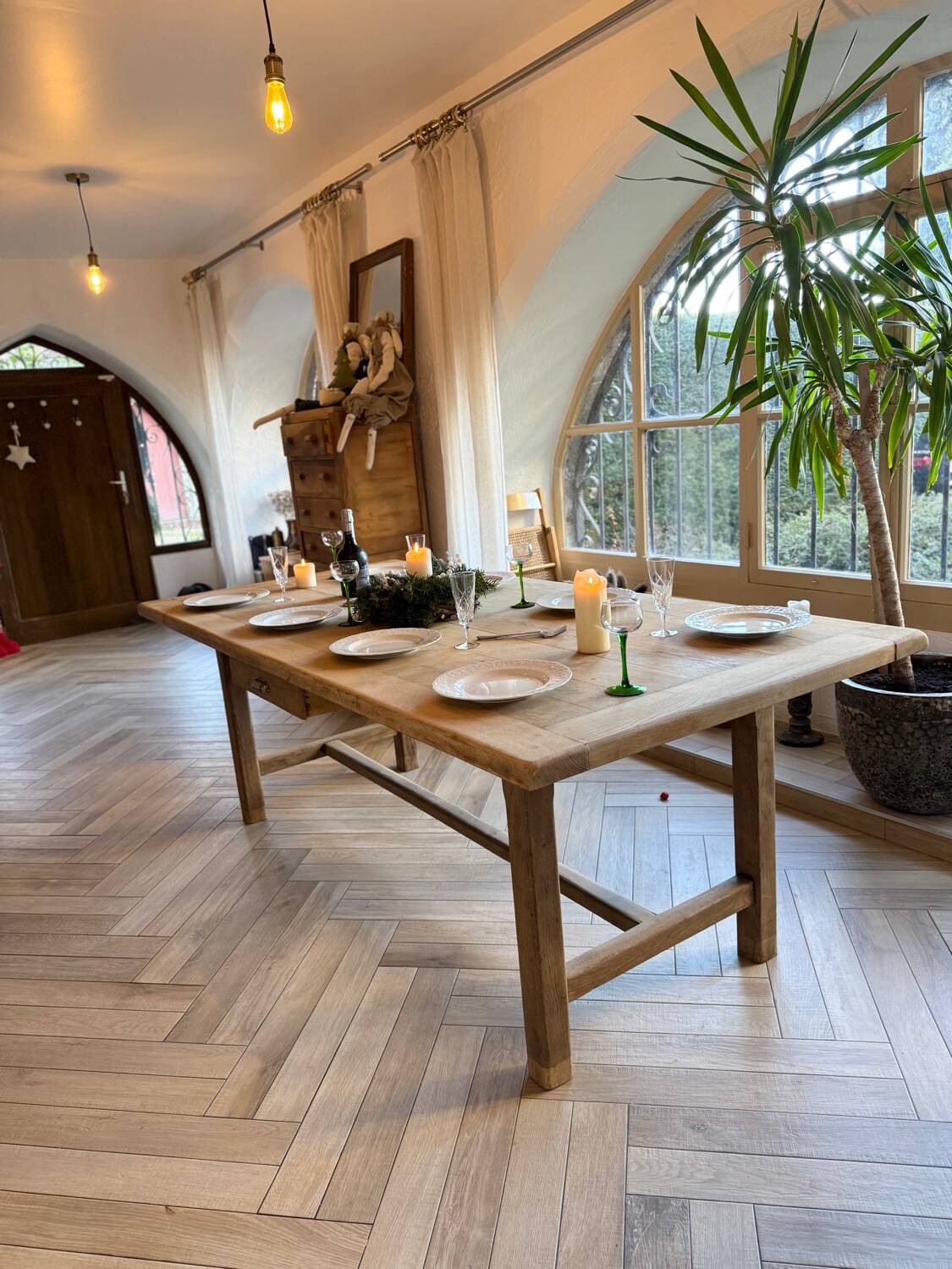 Solid wood farmhouse table with 2 extensions