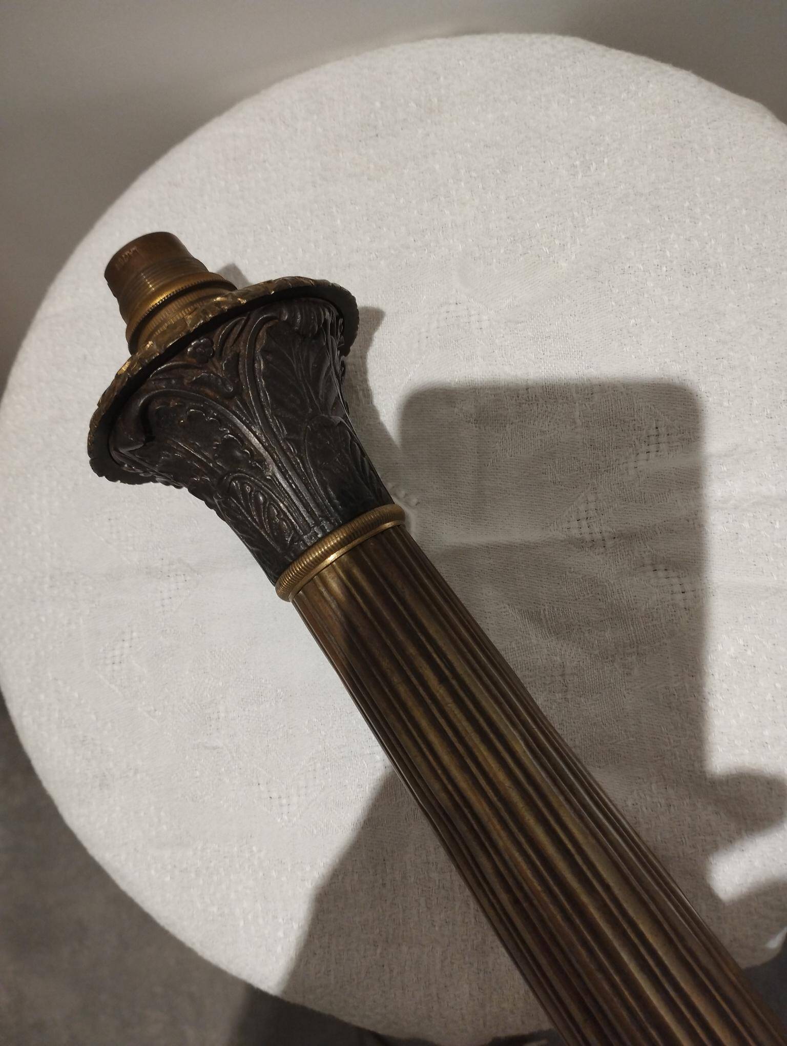 Antique lamp base with lion's paw - Restoration period - Empire