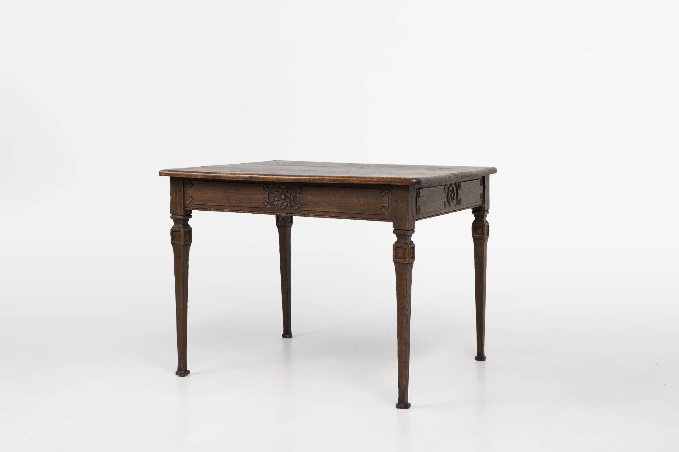 Table d'appoint rustique française du milieu du siècle en bois vers 1850