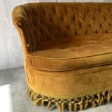 Velvet toad bench