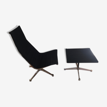 Ea116 lounger and its ottoman Ea125 Charles & Ray Eames for Herman Miller