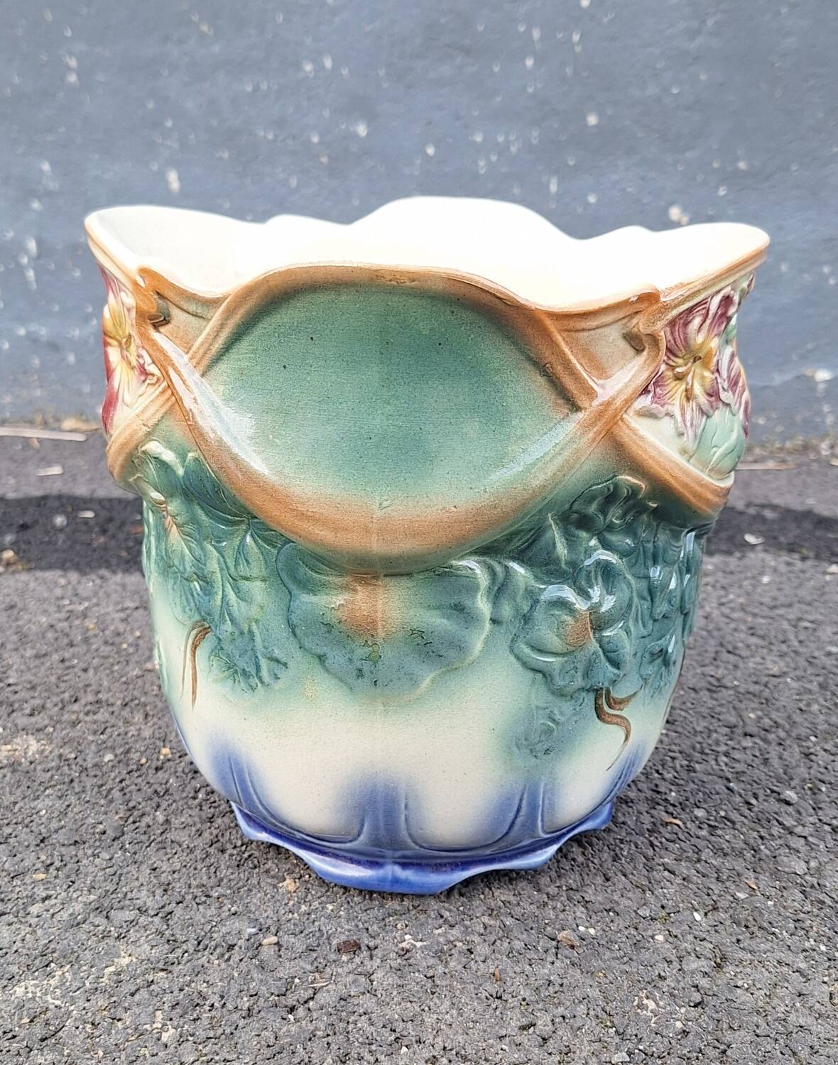 Cache pot en barbotine Digoin