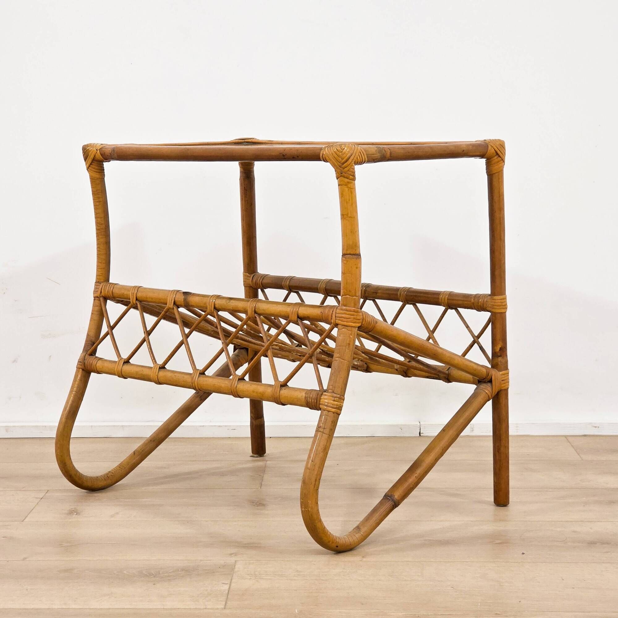 Vintage side table in rattan and bamboo – 1960s