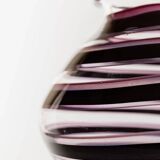 Vase en verre Murano XXL en verre clair avec des rayures violettes, verre d'art italien des années 1970.