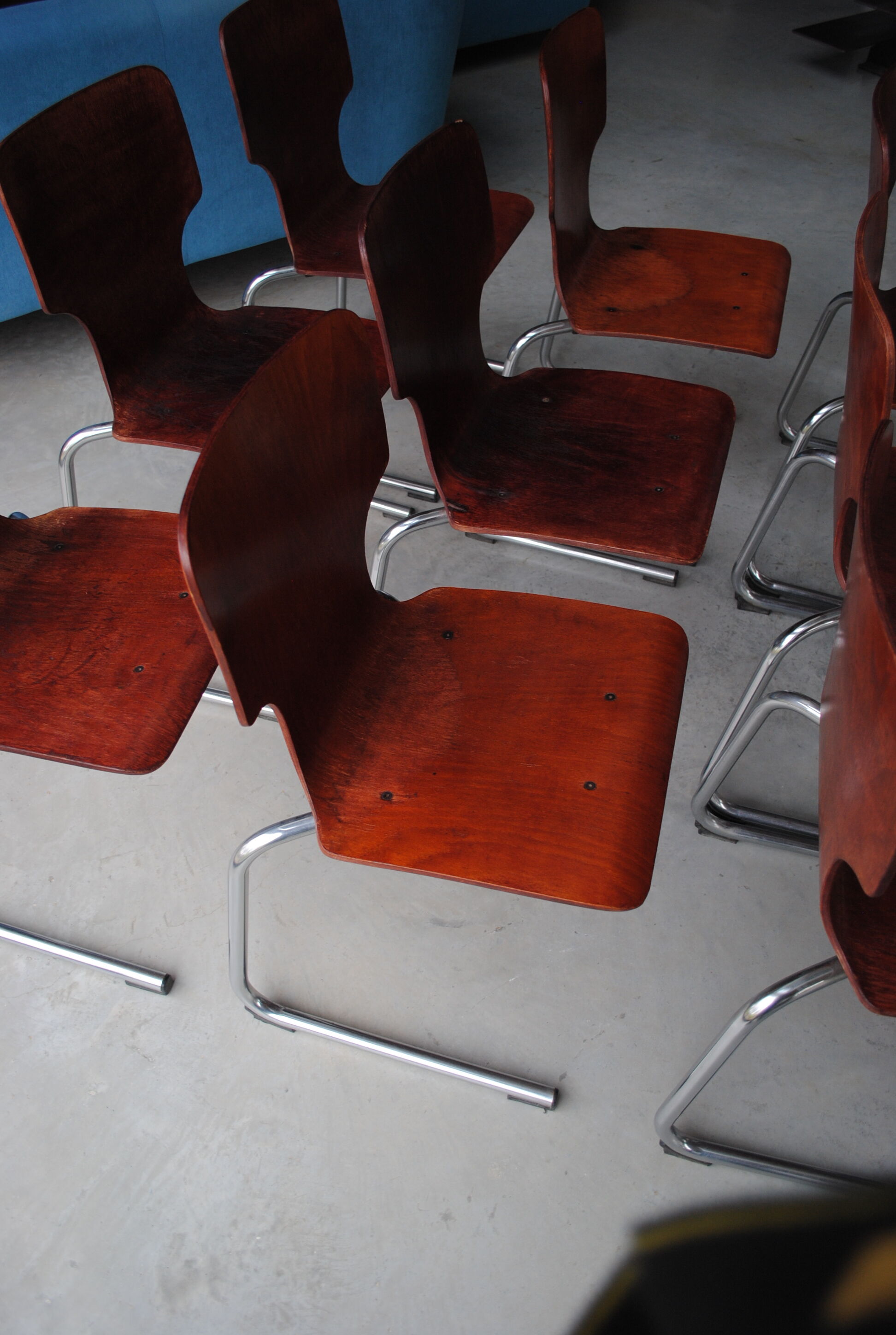 Lot de 9 chaises style Pagolz