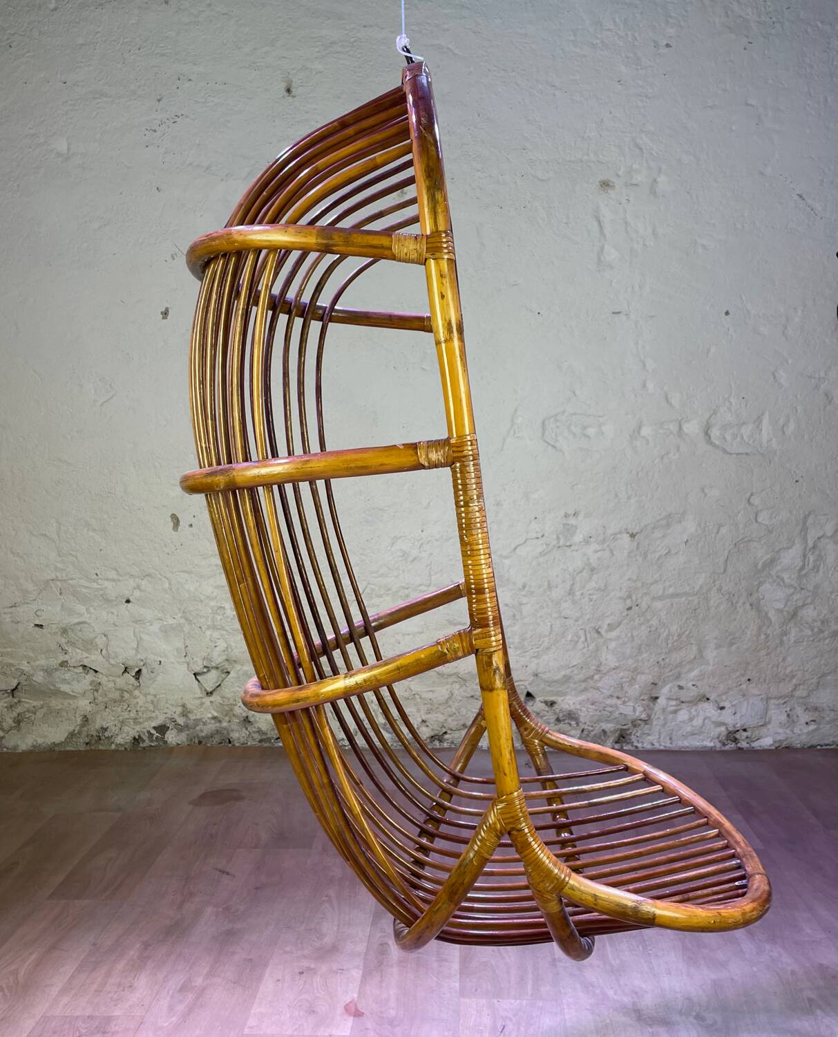 Fauteuil suspendu en rotin vintage