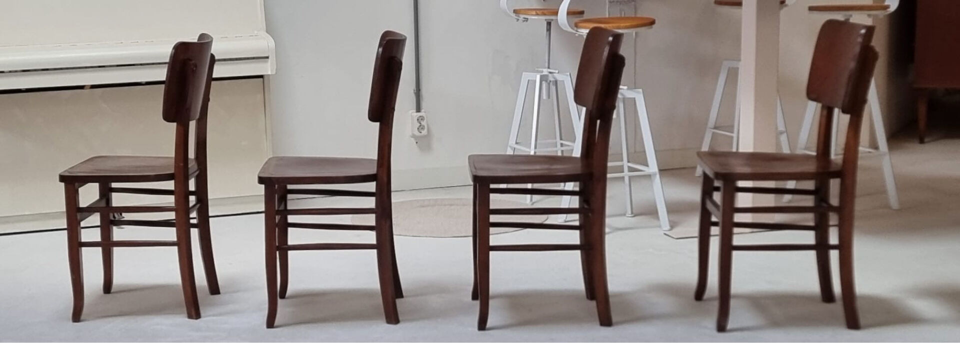 Chaises du milieu du siècle